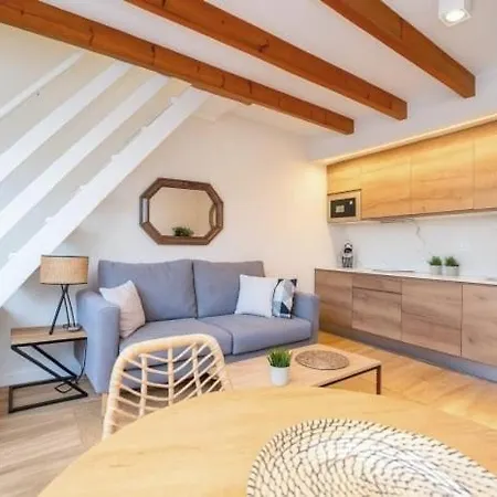 Modern Loft With Ocean Views 比利亚霍约萨