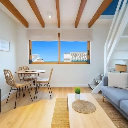 Modern Loft With Ocean Views 公寓